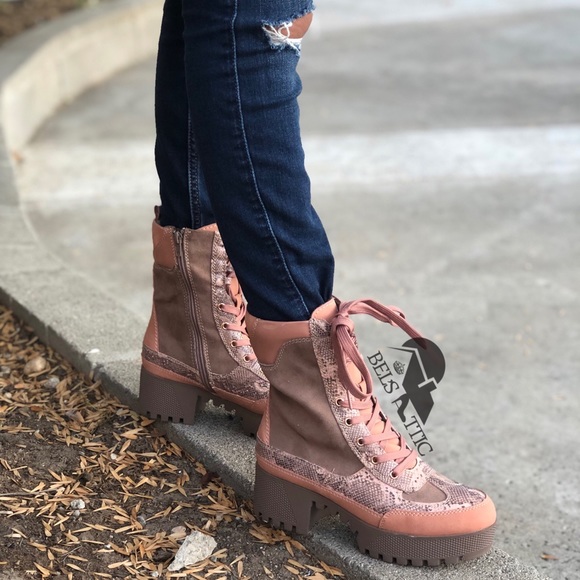 Last 1s❤️Platform Lug Sole Taupe & Snake BOOTS - Picture 6 of 8